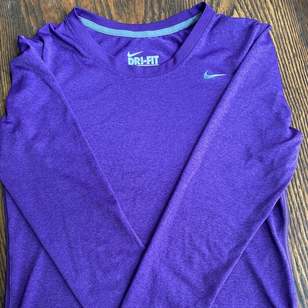 Nike L-Sleeve Shirt
